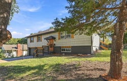 8915 E 57TH Street, Raytown, MO 64133