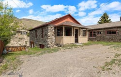504 4th Street, Gardiner, MT 59030