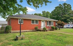 301 Chester Avenue, Waterloo, IL 62298