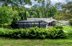 21 Saw Mill Road, Newtown, CT 06470