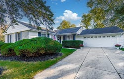 27 Exeter Road, Williamsville, NY 14221