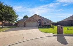 7252 Lake Country Drive, Fort Worth, TX 76179