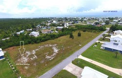 416 New Mexico Dr, Mexico Beach, FL 32456