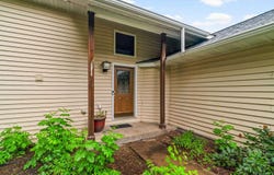 4301 Grouse Ridge Dr, Hermantown, MN 55811
