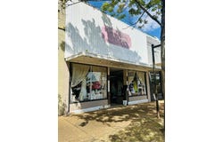 137 W COURT Ave, Selmer, TN 38375-2130