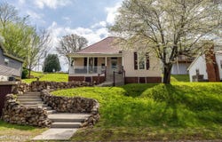 207 Loomis St, Tellico Plains, TN 37385