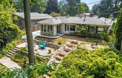 2323 PALISADES Drive, APPLETON, WI 54915