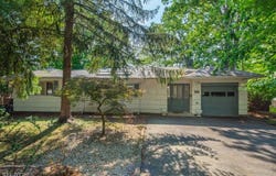 77 Lake Dr E, Wayne Twp., NJ 07470-4229