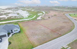 60 Southpointe Dr., ROCKPORT, TX 78382