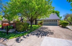530 Sand Bend Drive, Kerrville, TX 78028