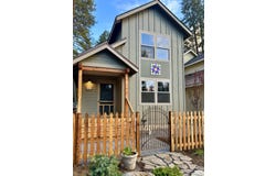 337 W Jefferson Avenue, Sisters, OR 97759