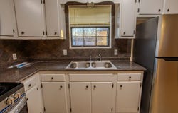 121 Trapper Trl, Blackshear, GA 31516