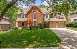 11530 Hemlock Street, Overland Park, KS 66210