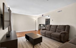 13 Evergreen Dr, Union Twp., NJ 08809-1140