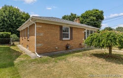2707 Byron Center Avenue SW, Wyoming, MI 49519