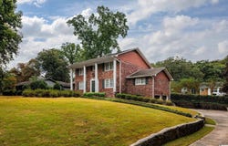 1621 HAYS CIRCLE, VESTAVIA HILLS, AL 35216