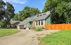 5304 Queal Drive, Shawnee, KS 66203