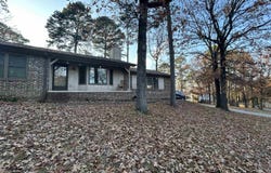 1807 Hilltop Drive, Russellville, AR 72802