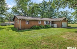 306 CHESTNUT Street, Nokomis, IL 62075