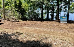 481 Lakeview Dr, Many, LA 71449