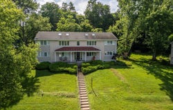 4116 Stoneview Dr, Louisville, KY 40207