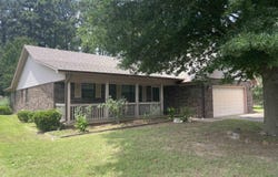 13 Bernard, Conway, AR 72032