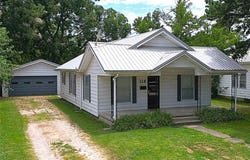 118 S Lowe Street, Holdenville, OK 74848