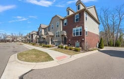 2877 Hartwick Drive, Rochester Hills, MI 48307