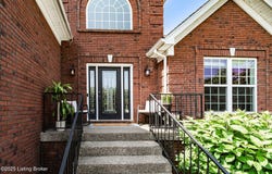 631 Chieftain Dr, Louisville, KY 40118
