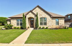5525 Ledgestone Drive, Mustang, OK 73064