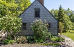 15 Feylers Corner Road, Waldoboro, ME 04572