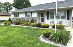 118 W 5TH Street, Hoffman, IL 62250