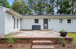 112 Lambs Creek Drive, Yorktown, VA 23693