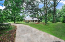 11637 Pine St, Walker, LA 70785