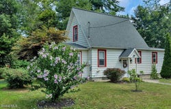 3033 Sunset Lane, Guilderland, NY 12303