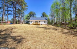 2858 NORTH INDEPENDENCE, MONTROSS, VA 22520