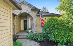 652 Castle Pines Dr N, Keizer, OR 97303