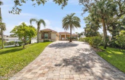 2227 S Palmetto Avenue, South Daytona, FL 32119