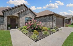 1731 Sunrise  CIR, Centerton, AR 72719