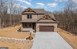 107 S HONEYSUCKLE DRIVE, HAZLE TOWNSHIP, PA 18202