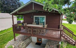 546 Lakeshore Circle, Annandale, MN 55302