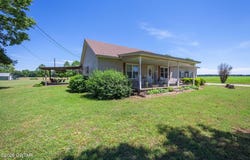 1584 Hawkins Lane, Bells, TN 38006