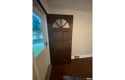 2325 S 8TH Street, Springfield, IL 62703