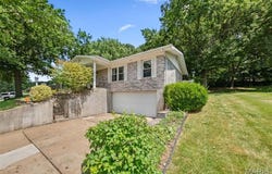1745 Woodwind Drive, Imperial, MO 63052