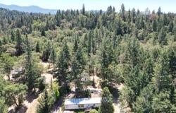 1752 Rounds Avenue, Grants Pass, OR 97527