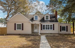 1307 N Respess Street, Washington, NC 27889