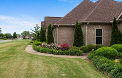 3105 W McGuire Dr, Muscle Shoals, AL 35661