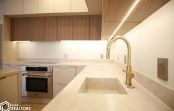 51 E Broadway #205, Fairfield, IA 52556