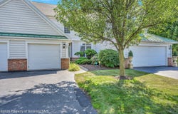 203 Thackeray Close, Moosic, PA 18507