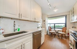 2 Claridge Dr  9NE, Verona Twp., NJ 07044-3025